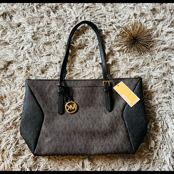 MICHAEL Michael Kors Handbags - 👠Almost New Michael Kors black/brown MK logo tote with charm